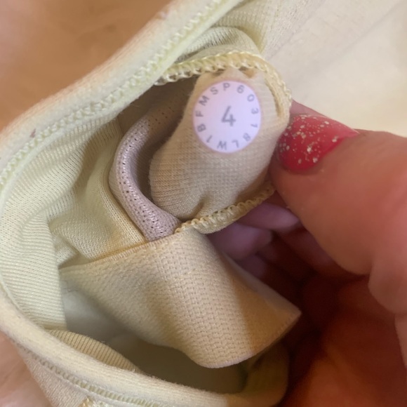 lululemon free to be wild tank size 4 - Picture 5 of 7